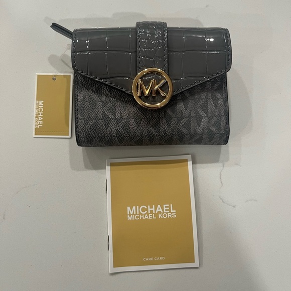 MICHAEL KORS CARMEN MEDIUM FLAP LOGO AND FAUX LEATHER WALLET 
HEATHER GREY NWT - Picture 6 of 6